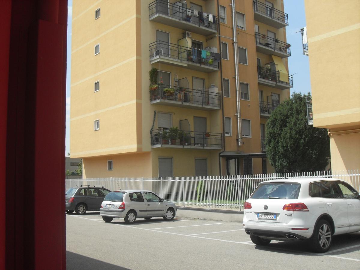 Sempione 72 Bed and Breakfast Pogliano Milanese Eksteriør billede